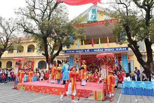 Hướng tới trường trọng điểm về chất lượng giáo dục