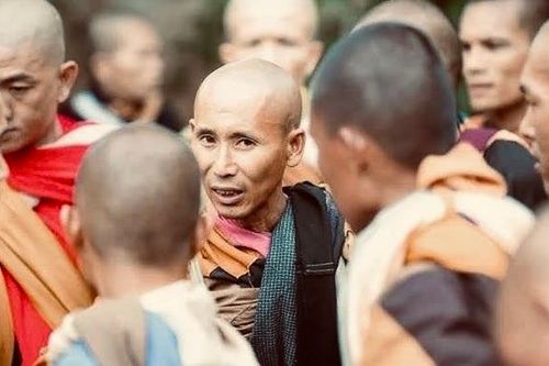 Văn phòng Phật giáo Quốc gia Thái Lan thông báo toàn quốc về 'nhóm bộ hành khất thực ăn mặc giống tu sĩ'