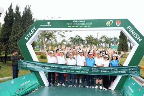 Hơn 500 VĐV tham gia Giải chạy 'Vietcombank Run & Share 2025: Vạn trái tim - Một niềm tin'