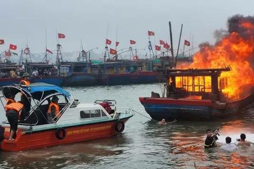 Cháy tàu ở Quảng Bình, ngư dân mất trắng 1,2 tỷ đồng