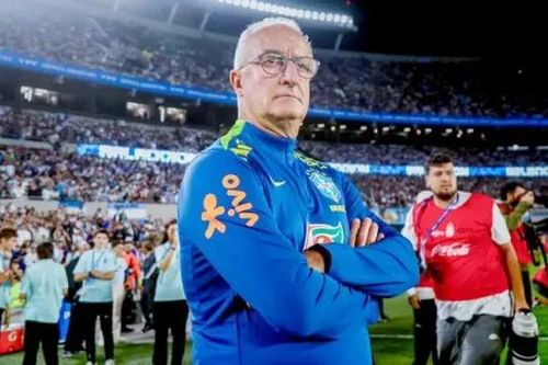 Brazil sa thải HLV Dorival Junior sau trận thua 'đáng xấu hổ'