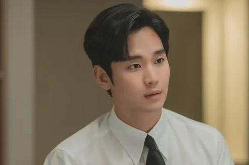 Kim Soo Hyun đối mặt phạt hơn 4.200 tỷ đồng