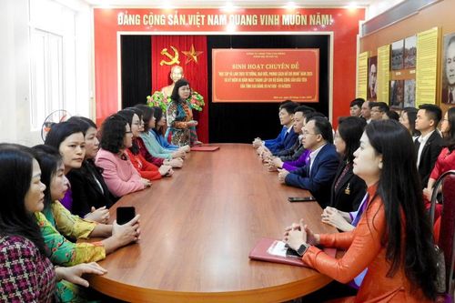 Đảng bộ Sở Nội vụ sinh hoạt chuyên đề tại Khu Di tích lịch sử Nặm Lìn (Hòa An)