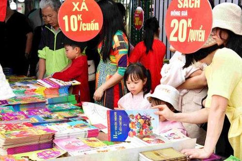 Ngành xuất bản 'tròn vai', tìm hướng đột phá phát triển