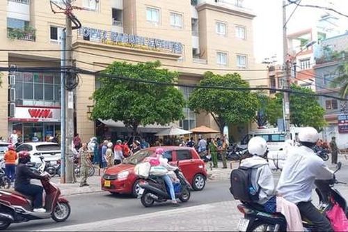 Điều tra vụ bé trai 5 tuổi tử vong nghi rơi từ tầng 19 của chung cư