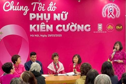 Ca sĩ Hồng Nhung tham gia dự án sách ảnh 'Chúng tôi đó - Phụ nữ kiên cường'