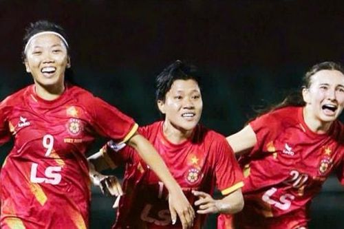 Ngả mũ trước các nữ cầu thủ Việt Nam