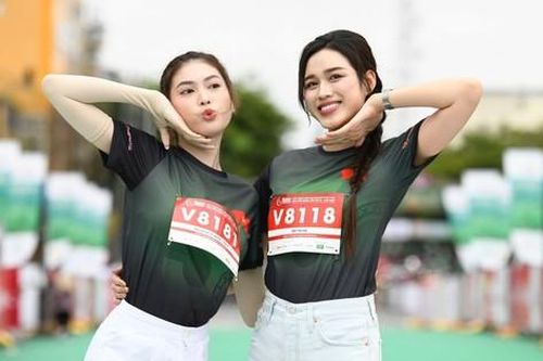Đỗ Thị Hà, Ngọc Thảo rạng rỡ tại Tiền Phong Marathon 2025 bất chấp mưa lạnh