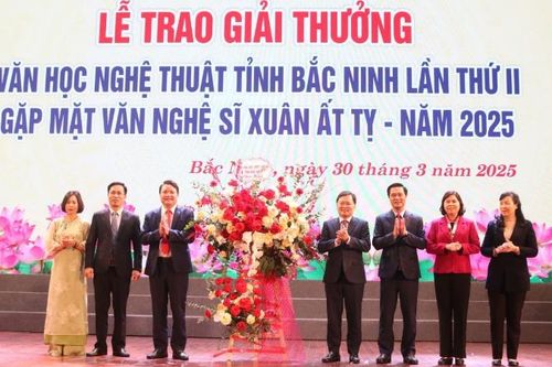 Bắc Ninh gặp mặt văn nghệ sĩ và trao Giải thưởng Văn học nghệ thuật tỉnh lần thứ 2