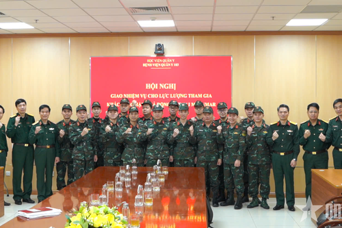 Bệnh viện Quân y 103 giao nhiệm vụ cho 16 đồng chí cán bộ tham gia cứu hộ, cứu nạn tại Myanmar