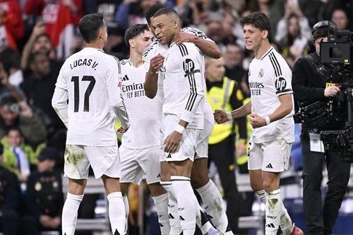 Mbappe ghi 2 bàn giúp Real Madrid thiết lập cuộc đua 'song mã'