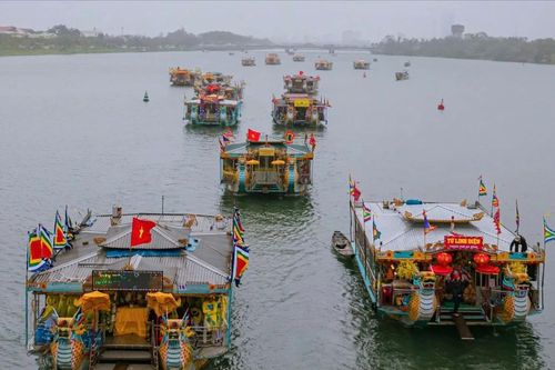 Lễ hội dân gian pha trộn văn hóa cung đình Huế là Di sản Văn hóa phi vật thể quốc gia