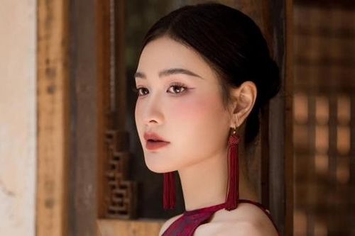 Ngắm vẻ đẹp rạng ngời của 'hoa khôi bóng chuyền' Kim Thanh
