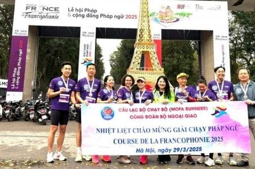 Phát huy tinh thần vui - khỏe - gắn kết, Câu lạc bộ chạy bộ Bộ Ngoại giao tích cực tham gia Giải chạy Pháp ngữ 2025