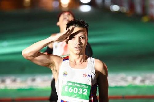 Tiền Phong Marathon 2025: Đỗ Quốc Luật nối dài kỷ lục, 11 lần vô địch liên tiếp