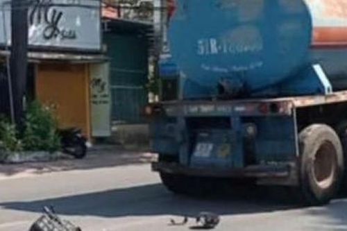 Bé trai 13 tuổi đi xe đạp điện tử vong sau va chạm với xe bồn