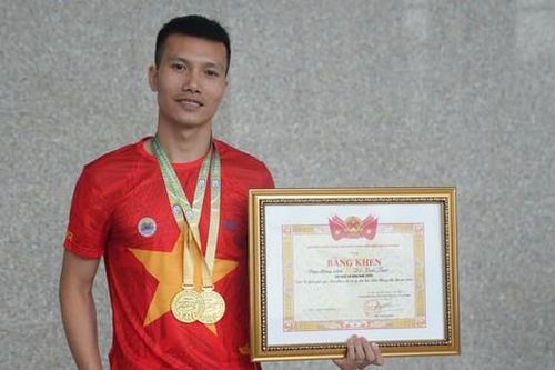 Đỗ Quốc Luật nối dài kỷ lục 11 lần vô địch Tiền Phong Marathon, hạnh phúc với sự kế thừa từ đàn em