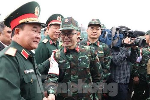 Người lính Việt Nam tới cứu giúp nhân dân Myanmar như cứu người thân