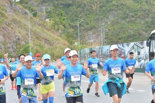 Bí thư Hải Phòng cùng 1.500 người chạy khai mạc du lịch Cát Bà