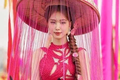 Sự đối đầu giữa 'Bắc Bling' của Hòa Minzy và 'Sự nghiệp chướng' đến từ Pháo