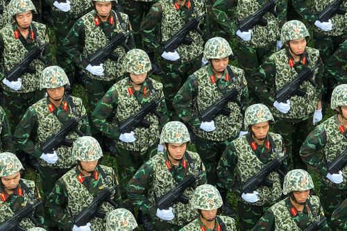 Quy định mới nâng lương trước thời hạn với sĩ quan cấp tướng, tá, úy