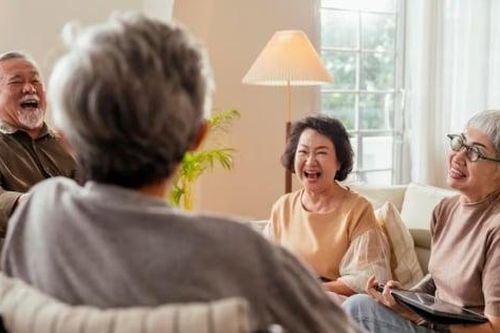 Người cao tuổi tránh được Alzheimer nhờ duy trì 6 thói quen