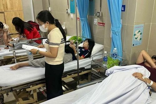 Thành phố Hồ Chí Minh: Liên tiếp hàng chục học sinh bị ngộ độc thực phẩm