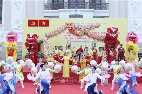 Góp phần đưa nghệ thuật Lân Sư Rồng Việt Nam sánh vai với bạn bè quốc tế