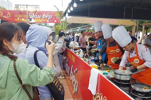 Đặc sắc cuộc thi đầu bếp Đà Nẵng food tour 2025