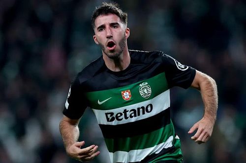 Man Utd nhảy vào cuộc đua giành 'trung vệ thép'