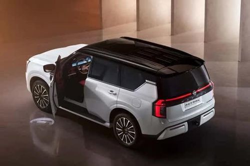 'Kẻ thay thế' Toyota Land Cruiser ra mắt: Công suất 431 mã lực, nội thất sang chảnh, giá 2,4 tỷ đồng