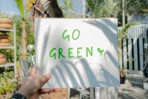 Bẫy truyền thông ESG: 'Tẩy xanh, tẩy hồng, tẩy cầu vồng' và cái giá phải trả