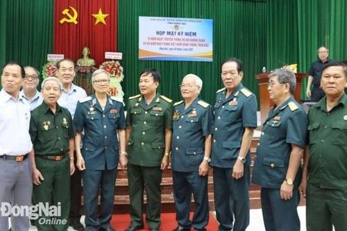 Họp mặt kỷ niệm 70 năm truyền thống bộ đội không quân và 60 năm đánh thắng trận đầu