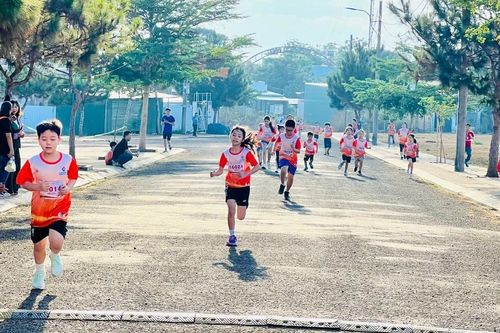 Giải chạy Lalisa gây quỹ 28,6 triệu đồng ủng hộ chương trình xóa nhà tạm, nhà dột nát