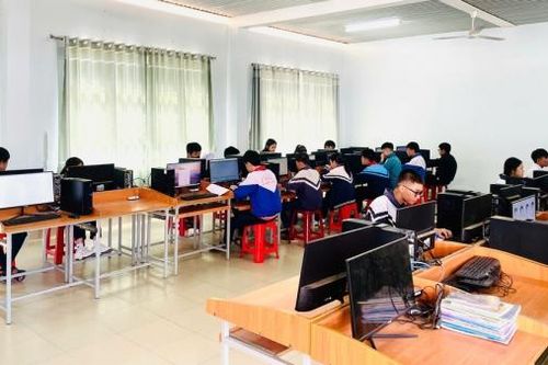 Gần 100 thí sinh tham gia Hội thi tin học trẻ huyện Đức Trọng lần thứ IX