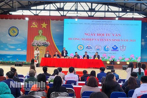Ngày hội tư vấn hướng nghiệp và tuyển sinh cụm các trường Nho Quan, Gia Viễn