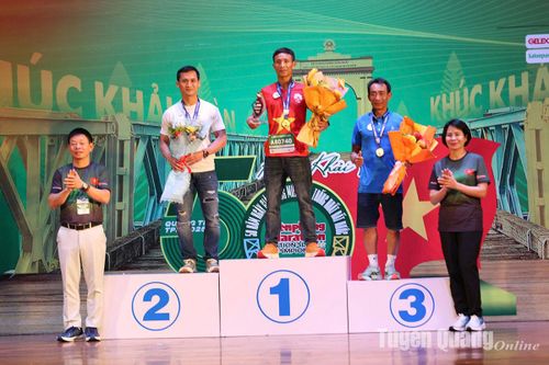 VĐV Trần Tư Pháp giành Huy chương Vàng tại Giải vô địch quốc gia Marathon và cự ly dài Báo Tiền Phong
