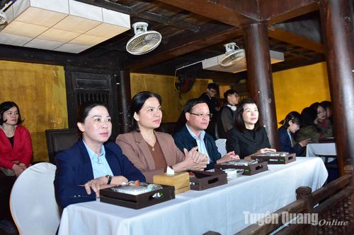 Đoàn đại biểu tỉnh Tuyên Quang tham dự Chương trình nghệ thuật Tinh hoa Bắc bộ
