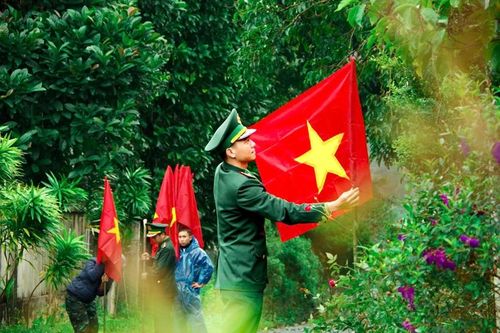 Những người lính biên phòng 'cắm bản'