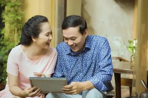NSND Lan Hương, NSƯT Đỗ Kỷ 'làm mới' tình yêu Hà Nội