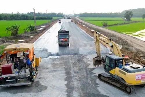 Sửa khe co giãn trên cao tốc Bắc-Nam trước 30/4