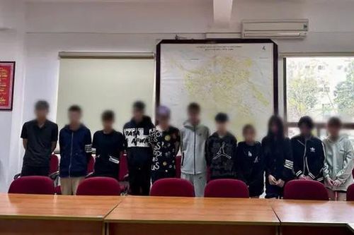 Gần 50 'quái xế' đánh nhau vì mâu thuẫn tình cảm