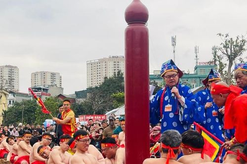 Tưng bừng lễ hội truyền thống đền Trấn Vũ