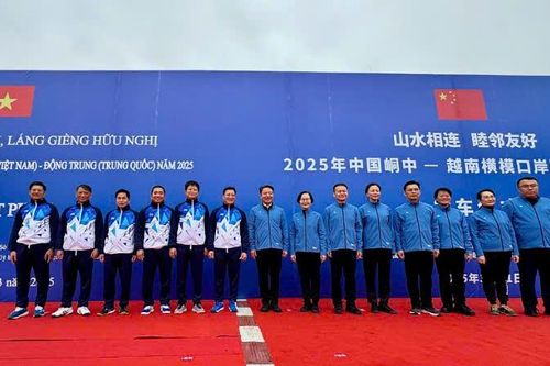 Đạp xe qua biên giới, hữu nghị đồng hành