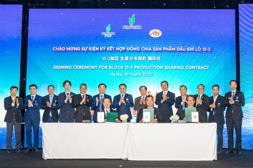 Ký hợp đồng chia sẻ sản phẩm dầu khí Lô 15-2, bể Cửu Long