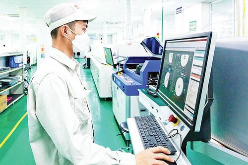 Tập trung đổi mới mô hình tăng trưởng, tái cơ cấu kinh tế