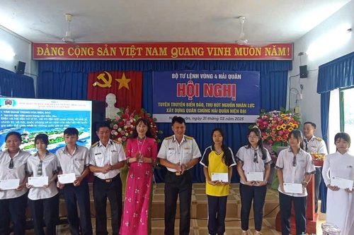 Ninh Thuận: Phối hợp tuyên truyền, thu hút nguồn nhân lực cho Quân chủng Hải quân