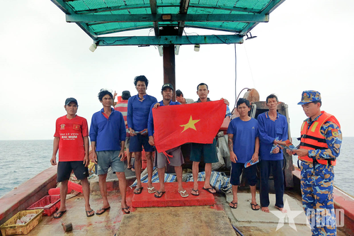 Hải đoàn Biên phòng 18 tuyên truyền, phổ biến và giáo dục pháp luật cho ngư dân