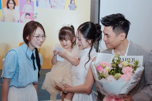 'Mẹ vắng nhà, ba là siêu nhân' trở lại với dàn cast nhí nổi tiếng
