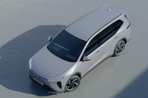 VinFast Limo Green tối giản nhưng không kém phần mạnh mẽ